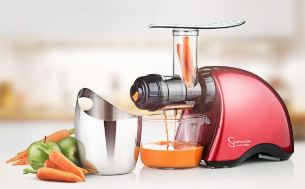 Šnekový odšťavňovač Sana Juicer EUJ-707 s homogenizačním nástavcem